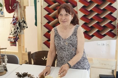 Υφάντριες, υφαντά και βυζαντινές εκκλησίες εντυπωσιάζουν στο Γεράκι Λακωνίας