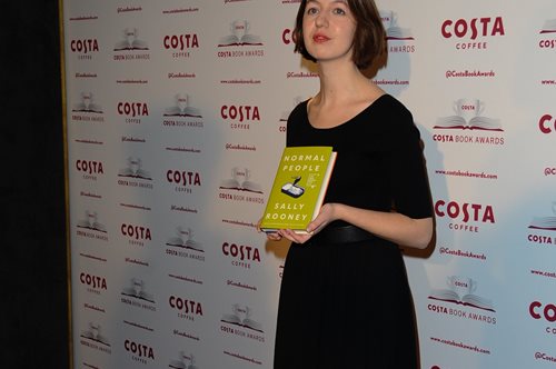 Νέο βιβλίο από τη θαυματουργή πένα της Σάλι Ρούνεϊ