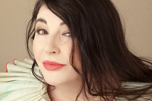 To τραγούδι της Κέιτ Μπους που εκτοξεύτηκε από τη σειρά 