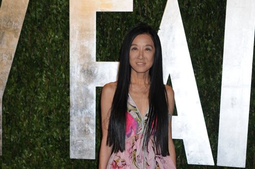 Η Βέρα Γουάνγκ ως άλλη Κλεοπάτρα διχάζει ξανά το κοινό με την ηλικία της