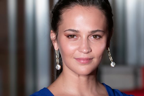 Αλίσια Βικάντερ: Η δυσάρεστη εμπειρία της αποβολής την βοήθησε να αντιληφθεί εντελώς διαφορετικά έναν από τους πρωταγωνιστικούς ρόλους της