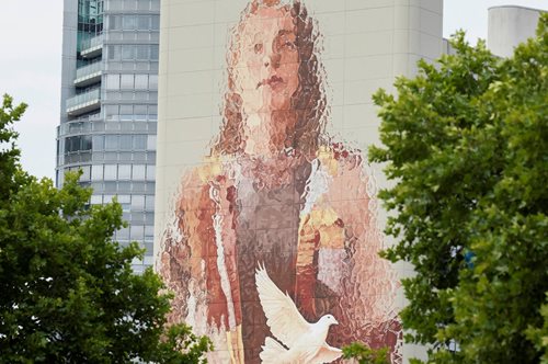 Βιέννη: Η νέα τοιχογραφία της πόλης έχει ένα μήνυμα να μεταφέρει σε όλο τον κόσμο