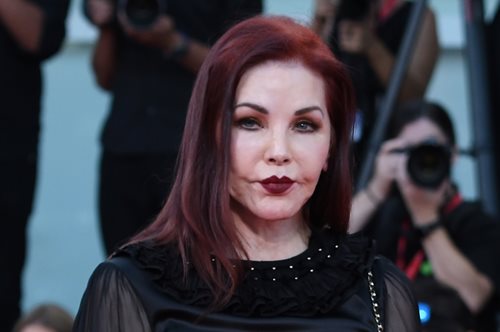 Η Πρισίλα Πρίσλεϊ μιλά για τις τελευταίες στιγμές που έζησε με την κόρη της Λίζα Μαρί