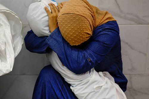 World Press Photo: Στον φωτορεπόρτερ του Reuters Μοχάμεντ Σάλεμ το βραβείο για την εικόνα που συνοψίζει το δράμα των Παλαιστίνιων