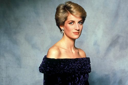 Βρετανία: Φόρεμα της πριγκίπισσας Νταϊάνα πουλήθηκε σε δημοπρασία έναντι του ποσού ρεκόρ των 1,1 εκατομμυρίων δολαρίων