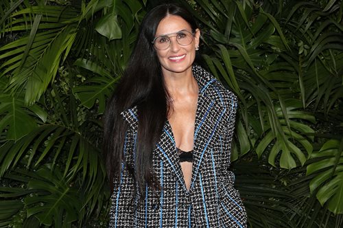 Ντέμι Μουρ: Ποζάρει με την διαχρονική επιλογή μαγιό που ταιριάζει άψογα σε κάθε σιλουέτα