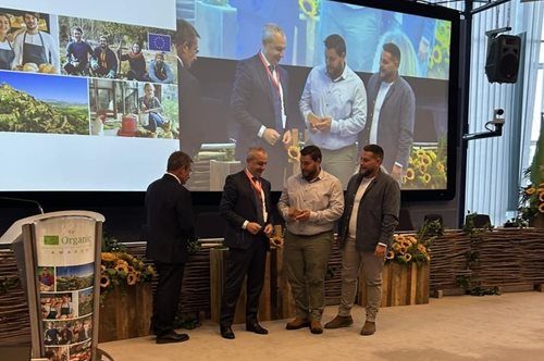 Καστοριά: Ένας αγρότης από την Πολυκάρπη Καστοριάς, ο καλύτερος βιοκαλλιεργητής της Ευρώπης