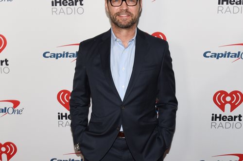 O Τζέισον Πρίσλεϊ και ο κάπως αηδιαστικός διαγωνισμός που έκαναν με τον Μπραντ Πιτ