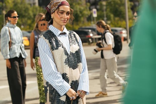 Ανανεώστε το στυλ σας μόνο με τα φουλάρια που έχετε στην ντουλάπα σας