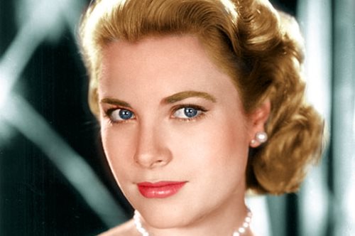 Πώς ο γάμος της Γκρέις Κέλι ανέβασε τον πήχη κι άλλαξε για πάντα τους βασιλικούς γάμους