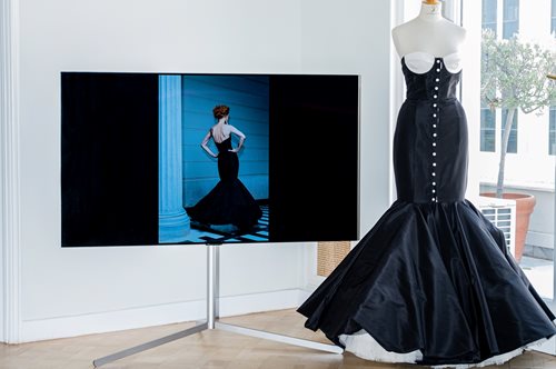 Σαν έργο τέχνης: Η νέα συνεργασία της LG με την Βίκυ Κουλιανού θολώνει τα όρια μεταξύ αισθητικής και τεχνολογίας