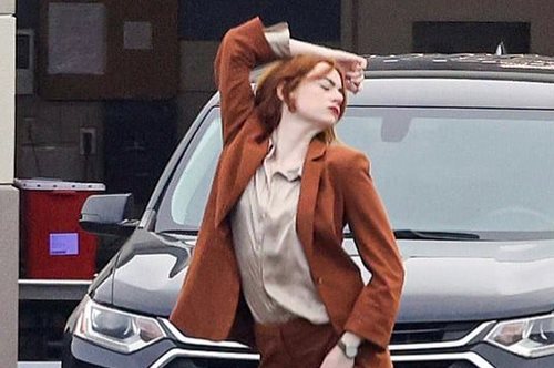 Ο ξέφρενος χορός της Έμα Στόουν είναι ο ορισμός του weekend mood