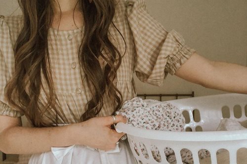 Πίσω στην κουζίνα: Δυο γυναίκες εξηγούν γιατί παράτησαν τα πάντα για να γίνουν νοικοκυρές