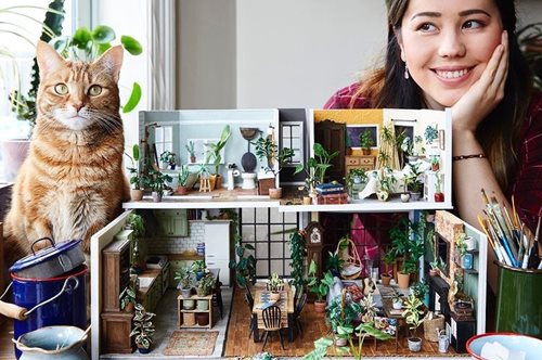 Κόσμος DIY: Η Χάνα δεν μπορεί να αγοράσει σπίτι στο Λονδίνο, γι' αυτό είπε να το φτιάξει ως... μινιατούρα