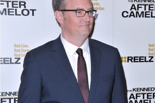 Mάθιου Πέρι: Γιατί ο ηθοποιός μισεί τόσο πολύ τον Kίανου Ριβς; Η απίστευτη ατάκα που έγραψε στο νέο του βιβλίο