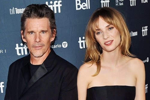 O Ίθαν Χοκ σκηνοθετεί την ταινία εποχής 