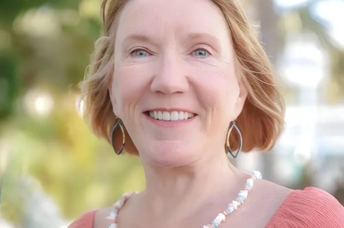 Η απίστευτη ιστορία των εννέα αδελφών που επανενώθηκαν 43 χρόνια μετά