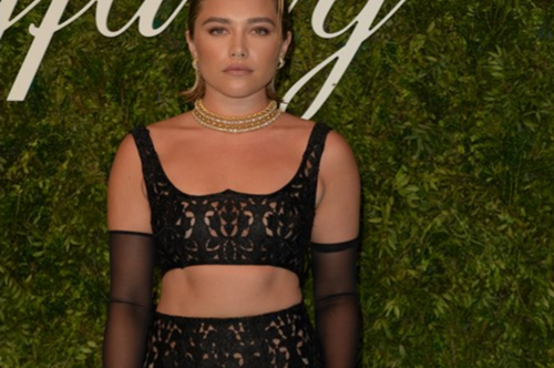 Διάσημες σταρ παίρνουν θέση στα body shaming σχόλια που έγιναν για το see-through φόρεμα της Florence Pugh