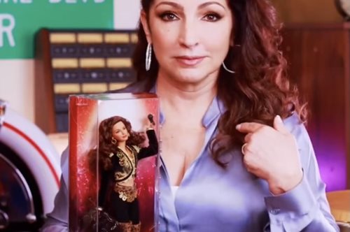 H Γκλόρια Έστεφαν αποκτά Barbie mini-me για τα 65α γενέθλια της
