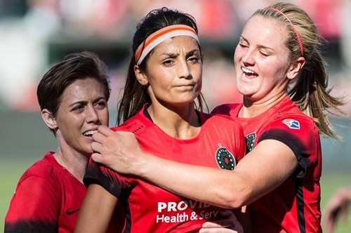 Νάντια Ναντίμ: η πρόσφυγας που δραπέτευσε από το Αφγανιστάν για να γίνει κορυφαία ποδοσφαιρίστρια και γιατρός