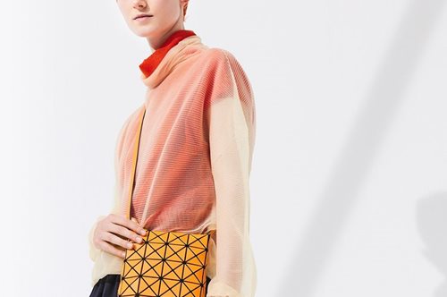 6 σταθμοί από τη θεαματική πορεία του Issey Miyake στη Μόδα