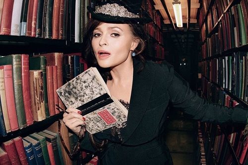 Έλενα Μπόναμ Κάρτερ: τώρα και Πρόεδρος της Βιβλιοθήκης του Λονδίνου!