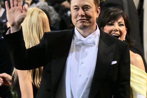 Ο Ίλον Μασκ πούλησε μετοχές της Tesla έναντι 7 δις δολαρίων