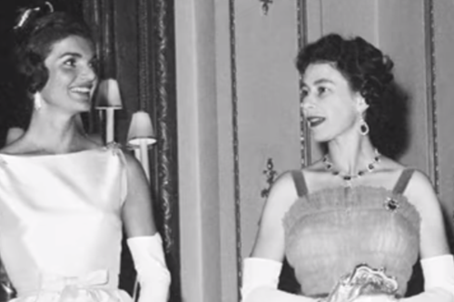 Τζάκι Κένεντι: Η νεαρή δημοσιογράφος που κάλυψε την στέψη της βασίλισσας Ελισάβετ πριν γίνει Πρώτη Κυρία