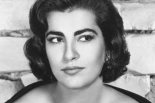 Ειρήνη Παππά: Με εντυπωσιακό grecian καφτάνι στα γυρίσματα ιταλικής ταινίας το 1971