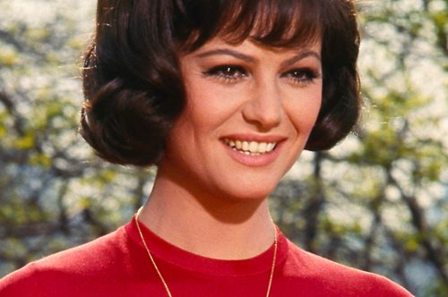 Η Claudia Cardinale με το πιο διαχρονικό φόρεμα πλάι στον Alain Delon, πριν από 55 χρόνια