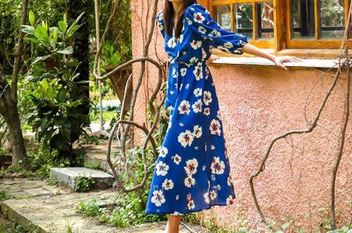 Summer chic: 8 φορέματα που θα απογειώσουν τη θηλυκότητά σου