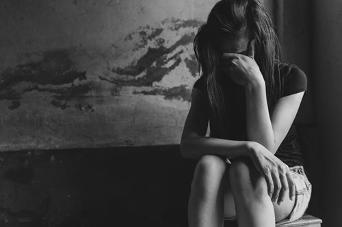 Ομαδικός βιασμός γυναικών σε γυρίσματα μουσικού βίντεο κλιπ