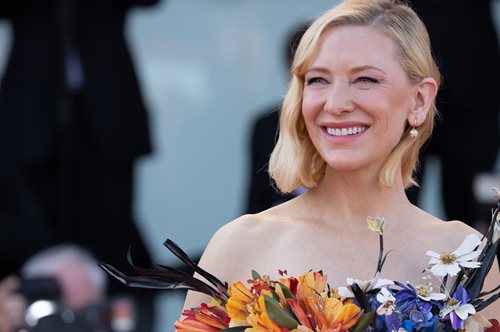 Η ανατρεπτική εμφάνιση της Κέιτ Μπλάνσετ με σαφάρι look στο κόκκινο χαλί