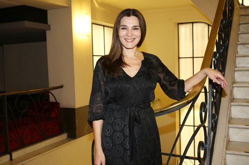 Η Μαρία Ναυπλιώτου φόρεσε το blue jean σε βραδινή έξοδο με τον πιο κομψό τρόπο