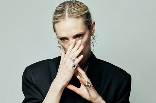 Vasiliki: Η Κική Καραγιάννη φτιάχνει κοσμήματα με την αρχαία τεχνική του χαμένου κεριού