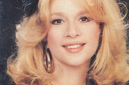 Η σπάνια φωτογραφία της Αλίκης Βουγιουκλάκη με τη μητέρα της πριν από 31 χρόνια