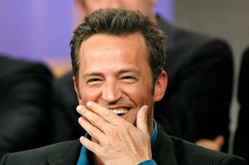 Ο πατριός του Μάθιου Πέρι μιλά για τον γιο του ένα μήνα μετά τον θάνατό του