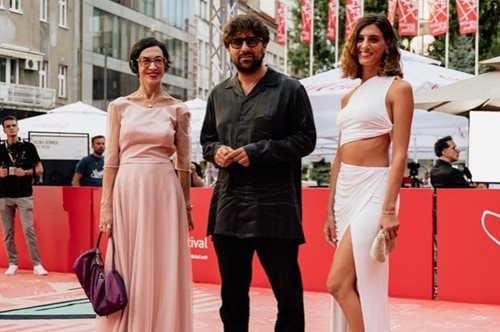 Έλενα Τοπαλίδου - Χριστίνα Χειλά Φαμέλη: Με κομψές δημιουργίες Ελλήνων σχεδιαστών στο Φεστιβάλ Κινηματογράφου του Σαράγεβο