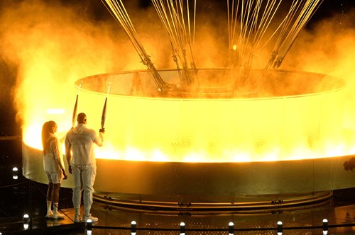 Τελετή Έναρξης: Το φαντασμαγορικό, μεταμοντέρνο θέαμα των Γάλλων έφερε τη γιορτή μες στην πόλη- Οι καινοτομίες και η αποθέωση της Σελίν Ντιόν