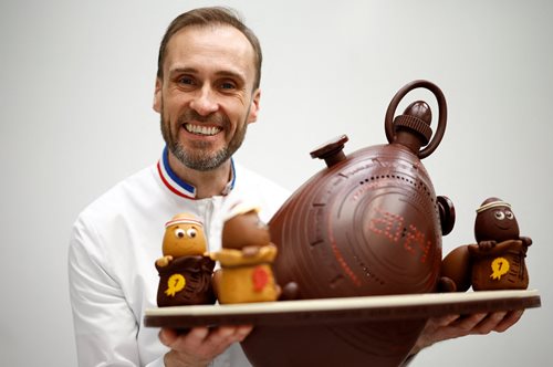 Παρίσι: Η Πόλη του Φωτός γέμισε φέτος με σοκολατένια αυγά εμπνευσμένα από τους Ολυμπιακούς Αγώνες