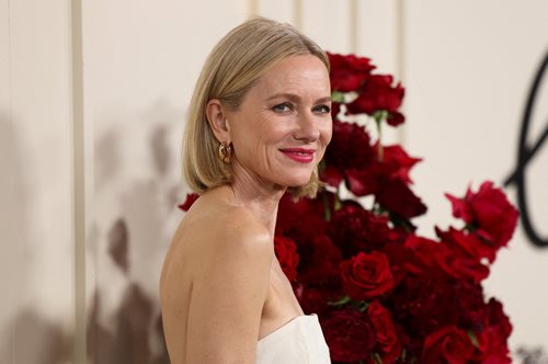 Η στιγμή που η Ναόμι Γουότς ανακοινώνει την υποψηφιότητά της για Emmy στον σύζυγό της