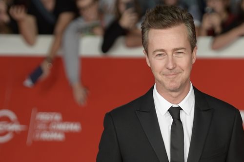 Έντουαρντ Νόρτον: Σε νέο ανατρεπτικό ρόλο πίσω από τις κάμερες