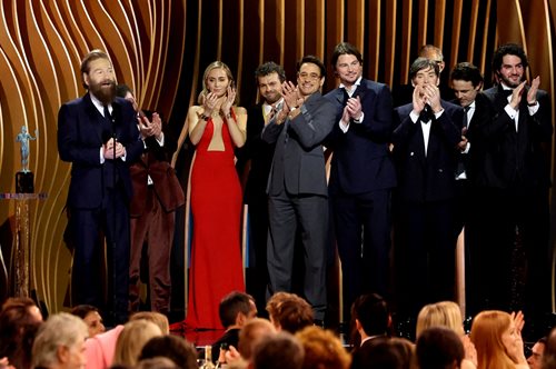 SAG Awards: Ύστερα από την επιτυχημένη απεργία το Σωματείο των Ηθοποιών απένειμε τα δικά του βραβεία- Θρίαμβος για Οπενχάιμερ και ανατροπές