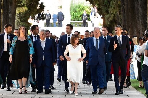 Προεδρικό Μέγαρο: Η δεξίωση για τα 50 χρόνια από την Αποκατάσταση της Δημοκρατίας- Τα 