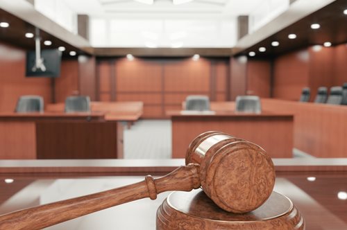 Γυναίκα εκτίει μεγαλύτερη ποινή από βιαστή ανηλίκου επειδή τον αποκάλεσε 