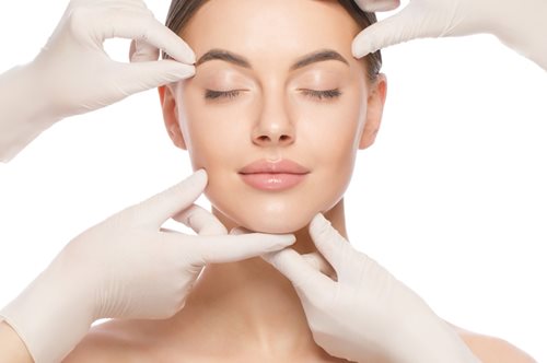 H Gen Zen γυρνάει την πλάτη της στις πλαστικές επεμβάσεις- 