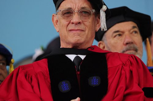 Ο Τομ Χανκς έλαβε πτυχίο τιμητικά από το Πανεπιστήμιο του Harvard