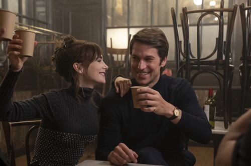 5 σειρές που έρχονται τον Αύγουστο στο Netflix και είναι must-see στις διακοπές