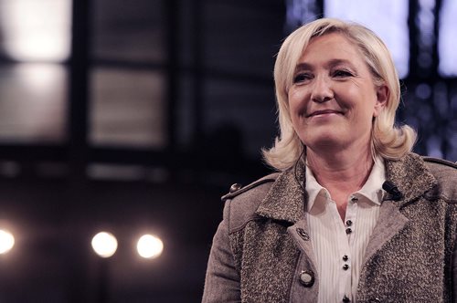 Μαρίν Λε Πεν: Πώς τα τρομακτικά παιδικά χρόνια διαμόρφωσαν την κοσμοθεωρία της