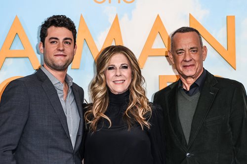 Ο Τομ Χανκς πρωταγωνιστεί στο πλευρό του... γιου του στη νέα του ταινία